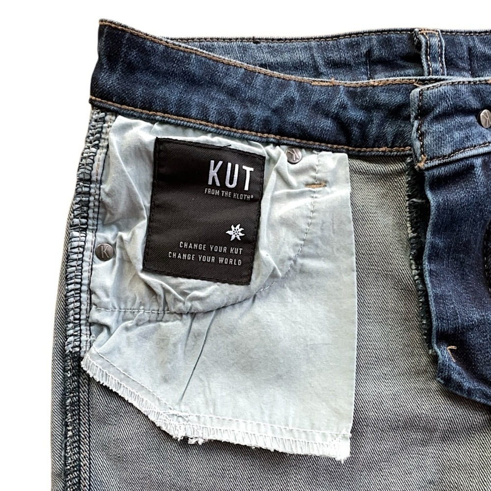 KUT FROM THE KLOTH | NWOT GIDGET FRAY MID-RISE DENIM SHORTS | 6 - Picture 8 of 9